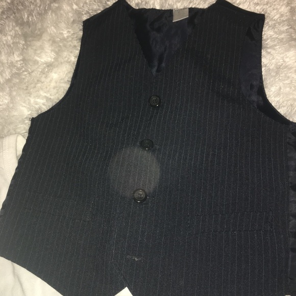 Kids vest and shorts different brands - Picture 3 of 6